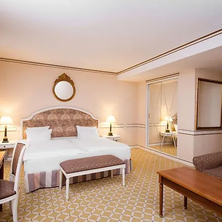Hotel By Fassbind 3*