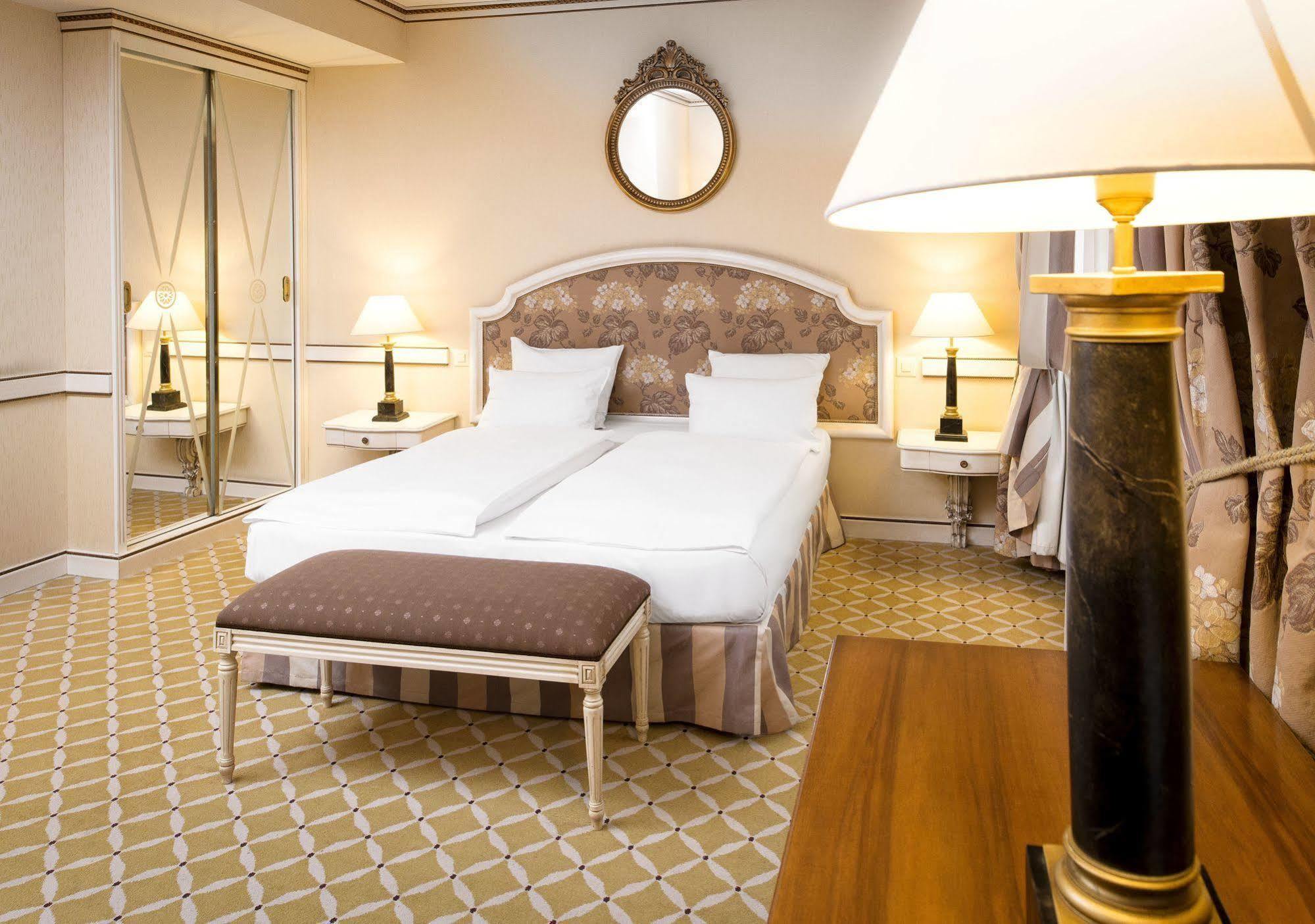 By Fassbind 3* Geneva